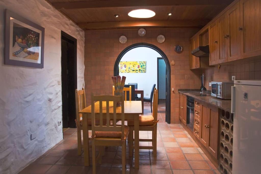 Вилла Casa Hugo Тиас Экстерьер фото